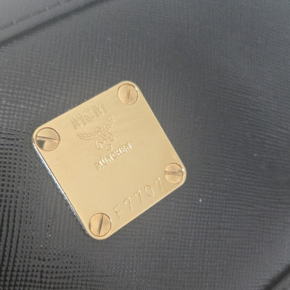 MCM Chain Shoulder Bag - Picture 3 of 17